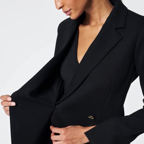 Unworn Spanx The Perfect Asymmetrical Blazer in Black - Picture 3 of 13